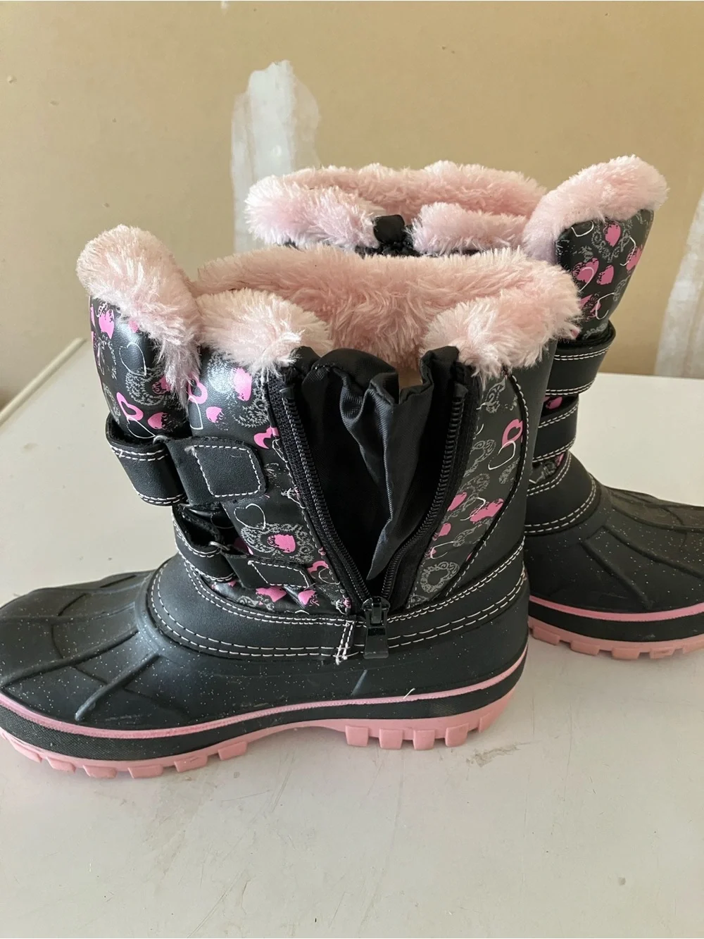 Dream Pairs Girls Black and Pink Heart Snow Boots
